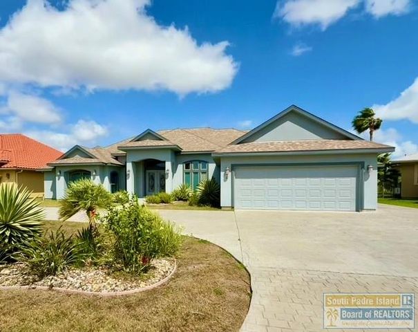 6 Country Club Dr., Laguna Vista, TX 78578