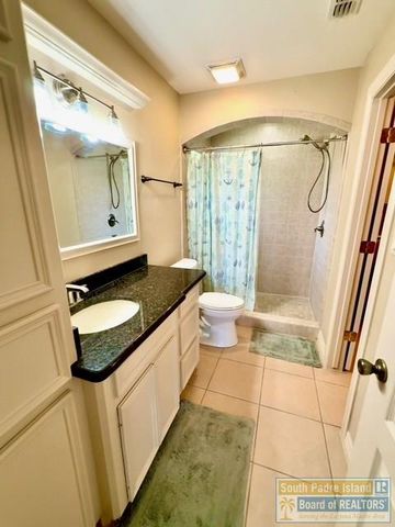 6 Country Club Dr., Laguna Vista, TX 78578