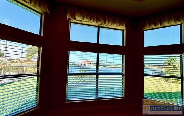 6 Country Club Dr., Laguna Vista, TX 78578