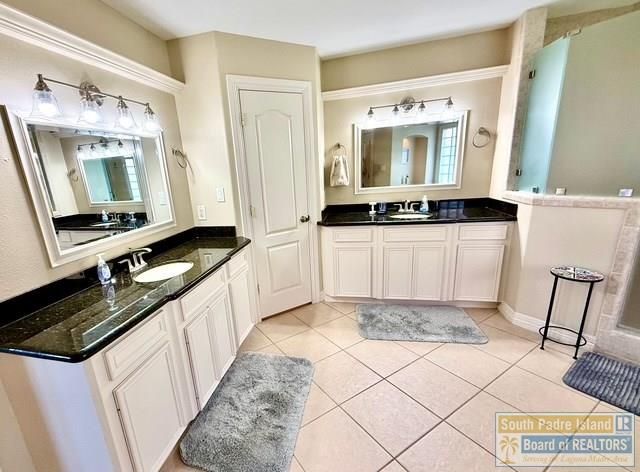 6 Country Club Dr., Laguna Vista, TX 78578