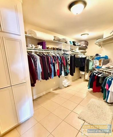 6 Country Club Dr., Laguna Vista, TX 78578