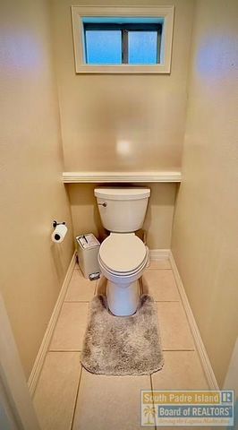 6 Country Club Dr., Laguna Vista, TX 78578