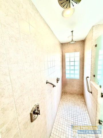 6 Country Club Dr., Laguna Vista, TX 78578