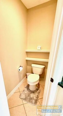 6 Country Club Dr., Laguna Vista, TX 78578