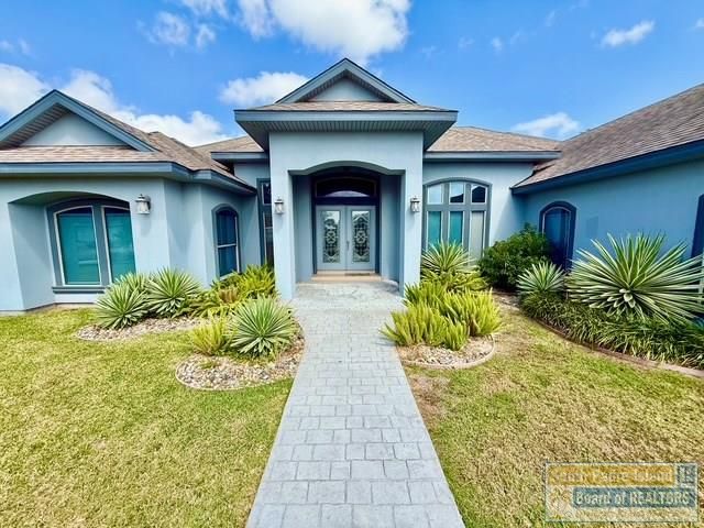 6 Country Club Dr., Laguna Vista, TX 78578