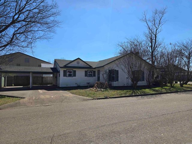 600 Fourth St, Mena, AR 71953