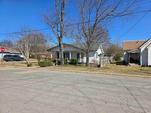 600 Fourth St, Mena, AR 71953