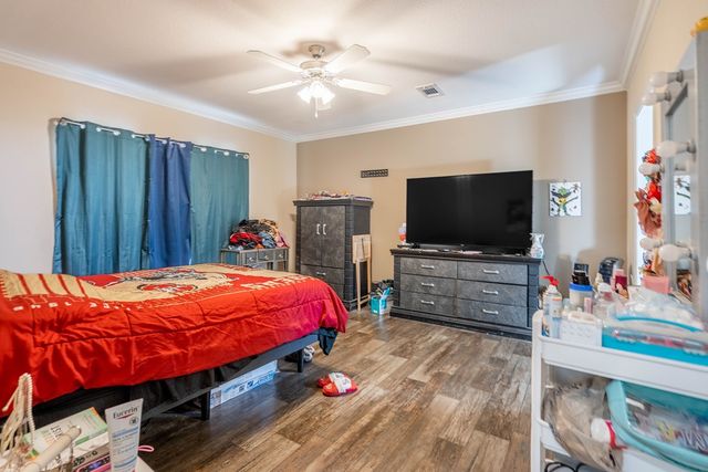 2359 Breeze Ave, Stanton, TX 79782