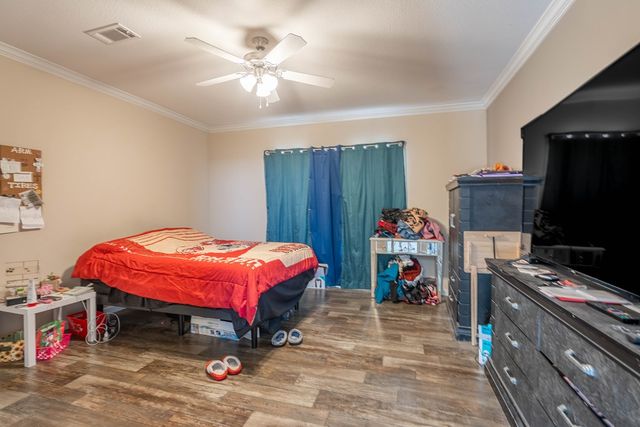 2359 Breeze Ave, Stanton, TX 79782