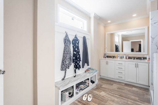 2359 Breeze Ave, Stanton, TX 79782