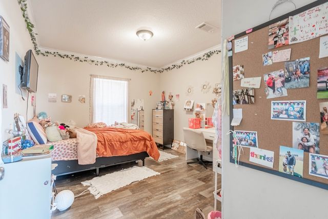 2359 Breeze Ave, Stanton, TX 79782