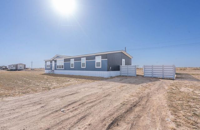 2359 Breeze Ave, Stanton, TX 79782