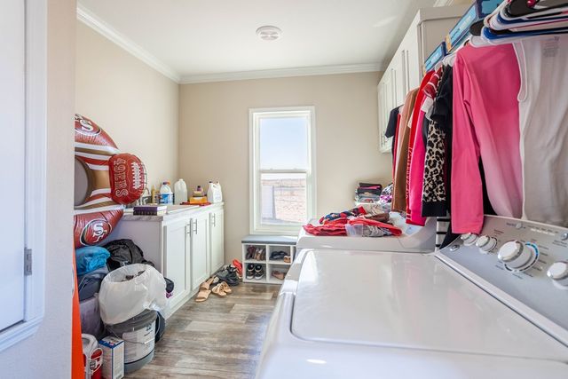 2359 Breeze Ave, Stanton, TX 79782