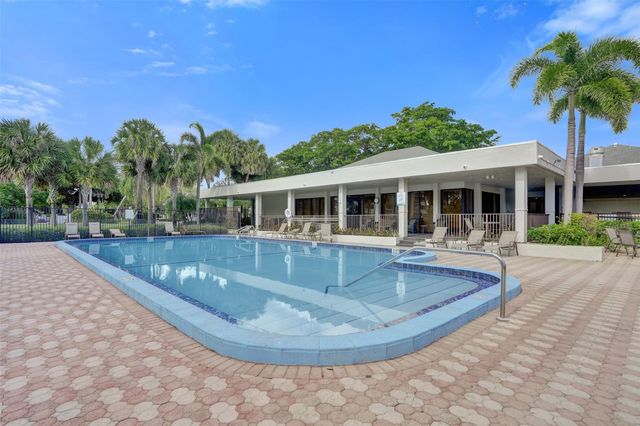 1232 S Military Trl 1913, Deerfield Beach, FL 33442