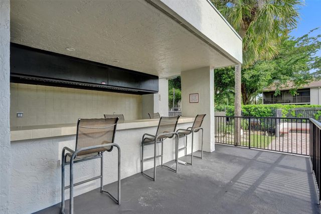 1232 S Military Trl 1913, Deerfield Beach, FL 33442