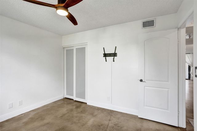 1232 S Military Trl 1913, Deerfield Beach, FL 33442