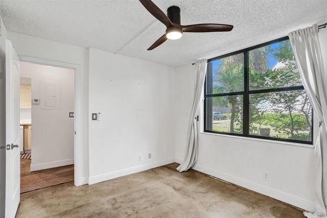 1232 S Military Trl 1913, Deerfield Beach, FL 33442