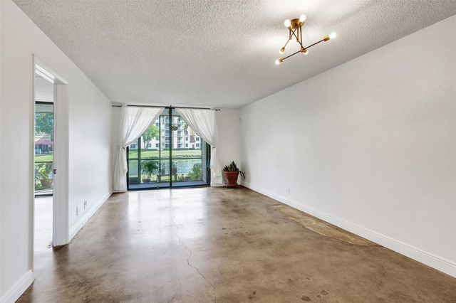 1232 S Military Trl 1913, Deerfield Beach, FL 33442