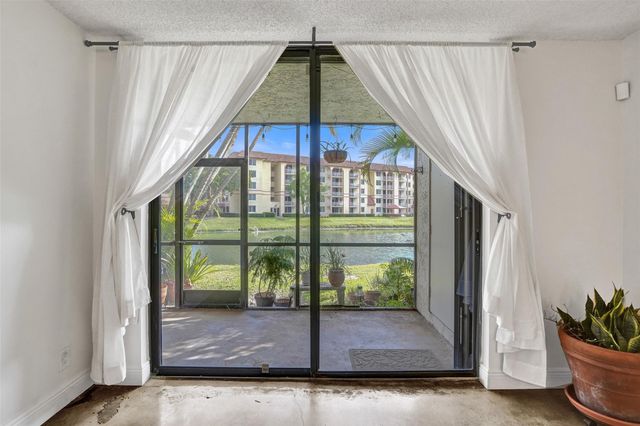 1232 S Military Trl 1913, Deerfield Beach, FL 33442