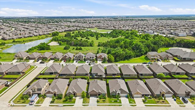 3949 Sidney Lane, Forney, TX 75126