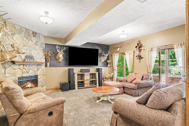 12900 Green Fern Road, Belding, MI 48809