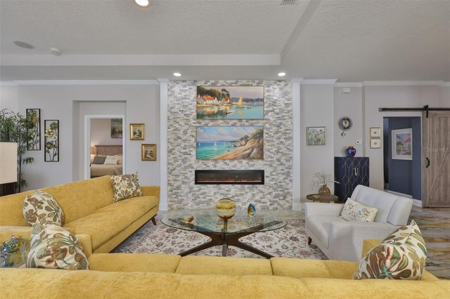 828 REGAL MANOR WAY, Sun City Center, FL 33573