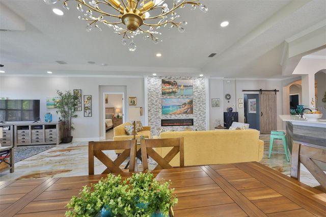 828 REGAL MANOR WAY, Sun City Center, FL 33573