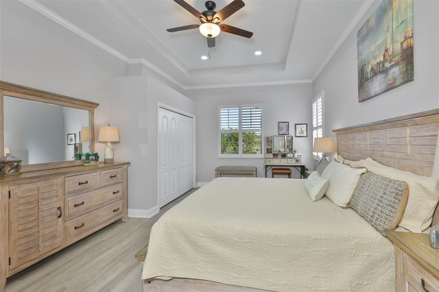 828 REGAL MANOR WAY, Sun City Center, FL 33573