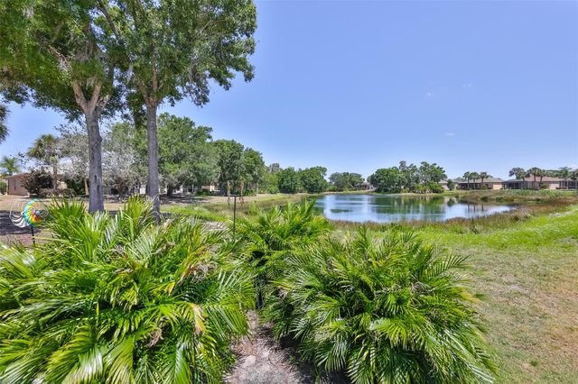 828 REGAL MANOR WAY, Sun City Center, FL 33573