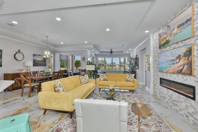 828 REGAL MANOR WAY, Sun City Center, FL 33573