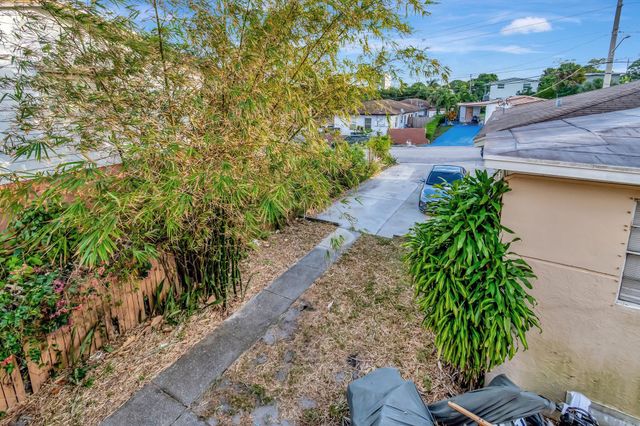 805 20th Street A,B,C, West Palm Beach, FL 33407