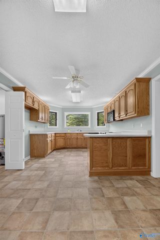 34 Weatherly Avenue, Albertville, AL 35950
