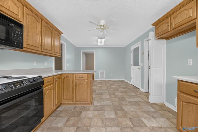 34 Weatherly Avenue, Albertville, AL 35950