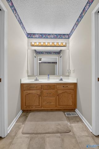 34 Weatherly Avenue, Albertville, AL 35950