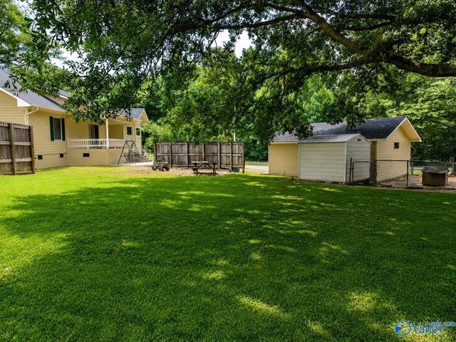 34 Weatherly Avenue, Albertville, AL 35950