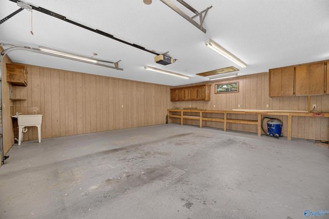 34 Weatherly Avenue, Albertville, AL 35950