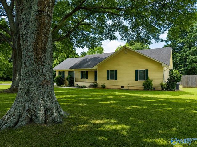 34 Weatherly Avenue, Albertville, AL 35950