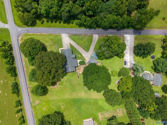34 Weatherly Avenue, Albertville, AL 35950
