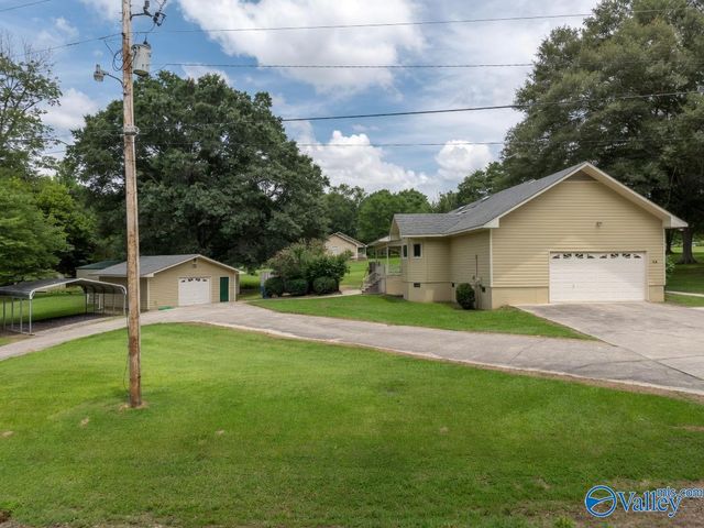 34 Weatherly Avenue, Albertville, AL 35950