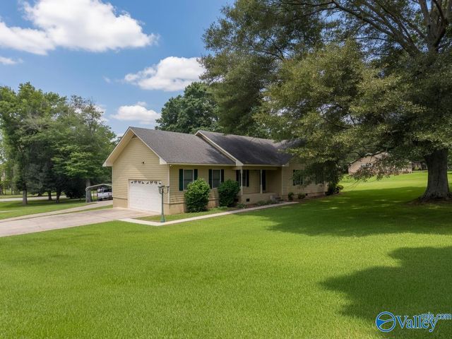 34 Weatherly Avenue, Albertville, AL 35950