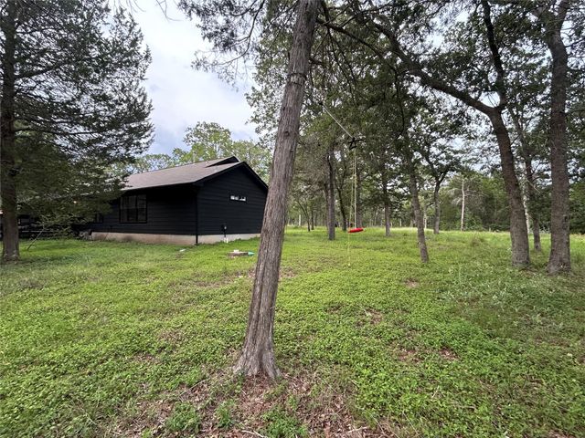 120 Rocky LN, Bastrop, TX 78602