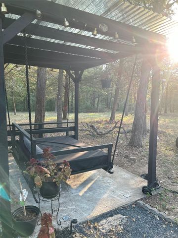 120 Rocky LN, Bastrop, TX 78602