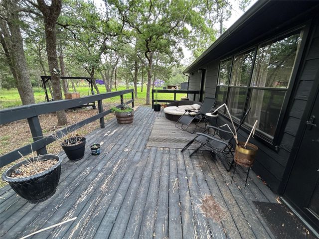 120 Rocky LN, Bastrop, TX 78602