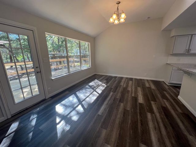 120 Rocky LN, Bastrop, TX 78602