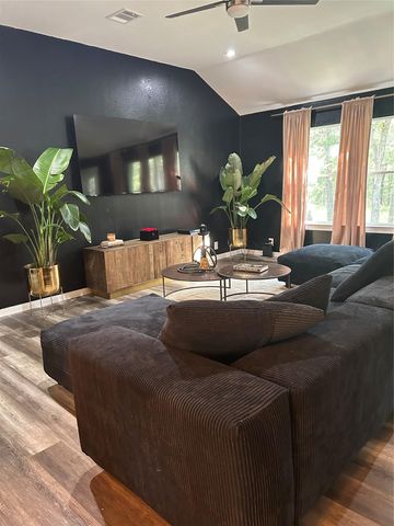 120 Rocky LN, Bastrop, TX 78602
