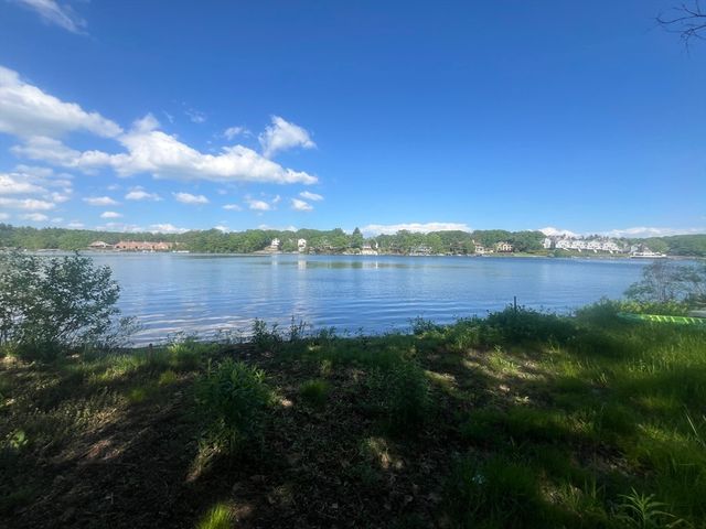 303 Lake Ave N 2, Worcester, MA 01605