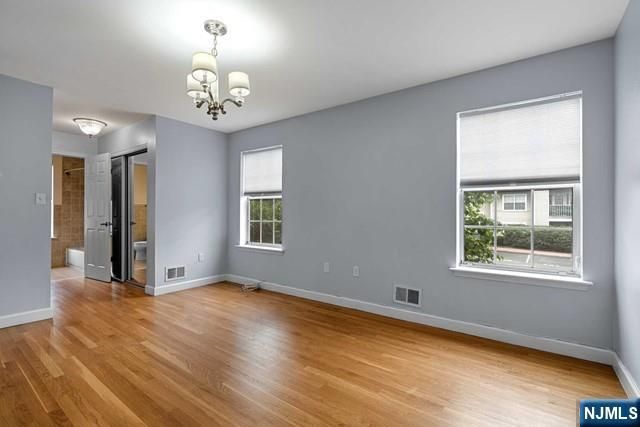 400 Crown Court 581, Edgewater, NJ 07020
