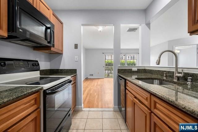 400 Crown Court 581, Edgewater, NJ 07020