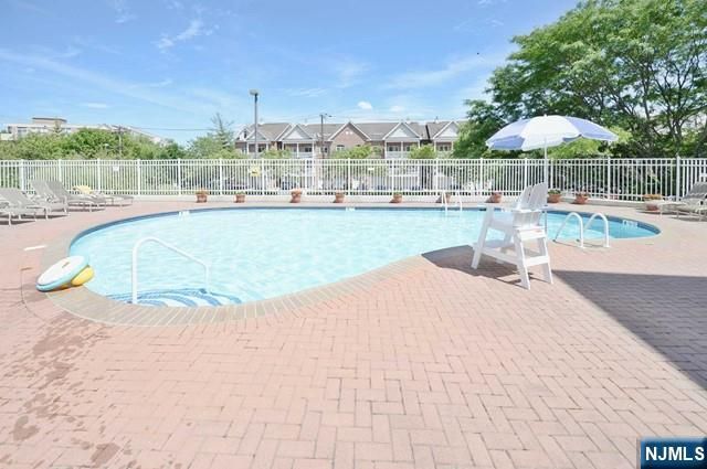 400 Crown Court 581, Edgewater, NJ 07020