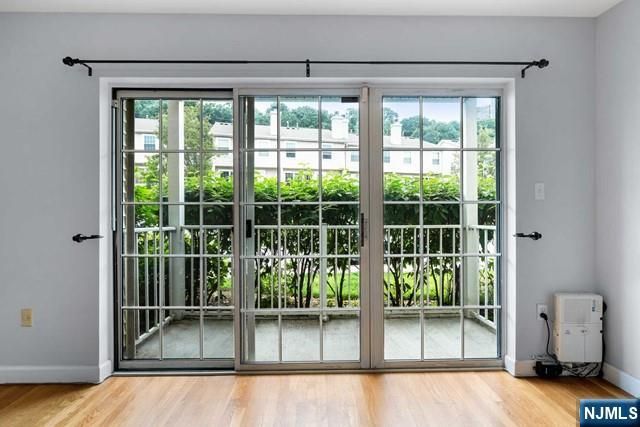 400 Crown Court 581, Edgewater, NJ 07020